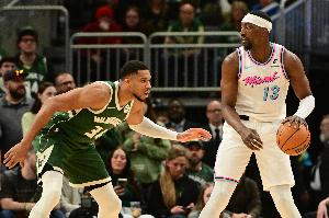 字母谈阿德巴约83分43罚：怎么做到的不主要 二三十年后没人记得_24直播网