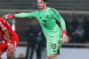 图片报：乌尔比希赛后直接去医院，，阿方索可能伤相同位置_24直播网