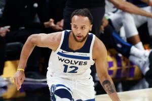 上场就有作用！李凯尔替补14分钟2中2拿到5分6板3助1帽_24直播网