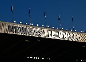 囧！TA：一名巴萨球迷跑错纽卡主场，，，，去到英甲球队主场看了场英甲_24直播网