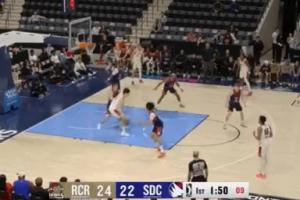 5分钟得分上双！杨瀚森继续低位单挑 轻松勾手打进首节11分_24直播网