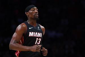 下场砍79分攻击张伯伦两场161分纪录？？？？？？阿德巴约：我从不嫌疑自己_24直播网