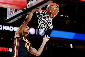 状元实力！里萨谢半场15分钟9中5砍16分8篮板 三分4中3_24直播网