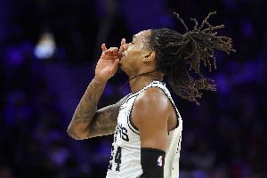 全民皆兵！马刺首节7人有得分进账&领先掘金12分 文班缺阵_24直播网