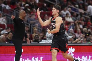 乌度卡谈谢泼德手感回暖：他的自信没摇动过 一直在做准确的事情_24直播网