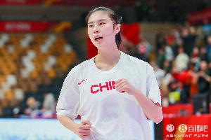 韩乔生：王思雨又一次把球队扛在肩上 把悬崖边的中国女篮拽回来_24直播网