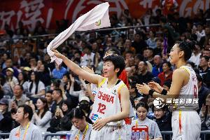 就差投篮了！陈玉婕半场4中0没有得分&拿2板2助1断 正负值+9_24直播网