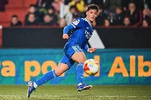 石破天惊！居莱尔距离球门68米远射破门，，追平西甲历史纪录_24直播网