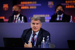 丰特团队成员品评拉波尔塔使用球员，，，，，，后者怒斥：是他们自己想来的_24直播网