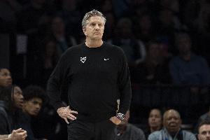 华子缺阵！芬奇：预计会打得更快一点 把得分分摊到整个阵容里_24直播网