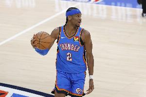 游刃有余！亚历山泰半场7中6拿到16分5助 正负值+25_24直播网