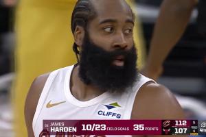 就问你要害球硬不硬！哈登急停拔起中投杀死角逐！_24直播网