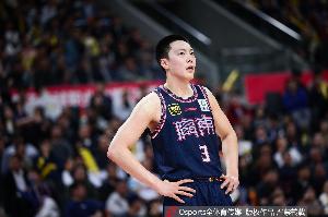 状态太一般！胡明轩7中2仅拿6分2板2助1帽 3次犯规_24直播网