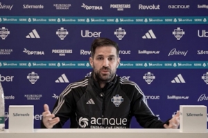 加斯佩里尼拒绝握手？？？小法：99%的精神应关注场上 而不是赛后纠纷_24直播网