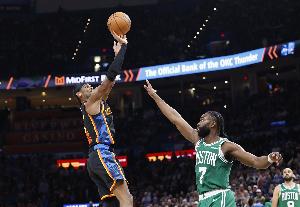 路威：都说雷霆有可能建设王朝 若绿军未来三年两冠他们也有可能_24直播网