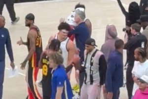 邂逅一笑！库明加赛后和前队友&科尔拥抱致意 还和库里聊了一会_24直播网