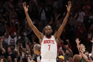 杜兰特：长期力是伟大标记 坚持稳固产出比单赛季爆发更难能难堪_24直播网