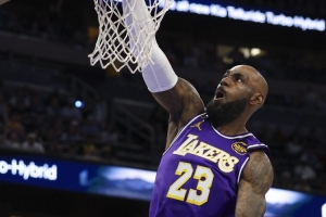 詹姆斯：最后一场客战要坚持专注 知道各人想回家但尚有事情要做_24直播网