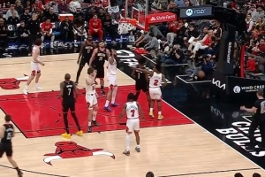 一连低迷！谢泼德打不进防不住 杜兰特继续失误_24直播网