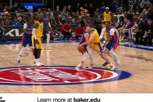 这也吹回。。。？？？里夫斯中线周围遭遇夹击被吹回场违例_24直播网