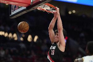 【菜鸟】杨瀚森9分钟4分3板 贝利37分埃奇库姆35分 弗拉格32分9助_24直播网