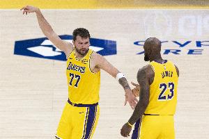 相当不错！湖人六连客5胜1负 接下往返主场迎战篮网、奇才、骑士_24直播网