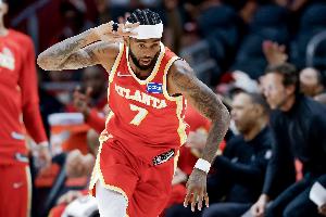 你快成首脑了！亚历山大-沃克首节10分钟 6中6&三分2中2砍14分_24直播网