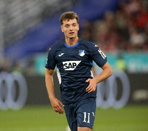 每体：巴萨有意引进阿斯拉尼，，，球员晒寓目巴萨角逐的照片_24直播网