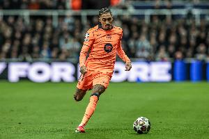 记者：拉菲尼亚股二头肌受伤，，，本赛季曾因同位置伤病缺席近2个月_24直播网