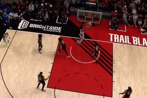 掌握时机！巴格利重扣得分上双 首节6分钟7中5砍下11分_24直播网