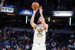 托平谈赫夫两罚不中：这种情形时有爆发 他天天都练得很起劲_24直播网