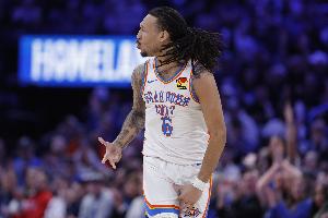 投篮掷中率42.9%！哈滕：杰林威手感稳固高效打出了自信心_24直播网