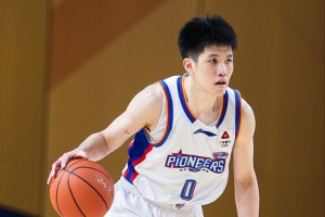 靠你带队！林庭谦半场8中4拿下15分2板3助3断 首节独得11分_24直播网