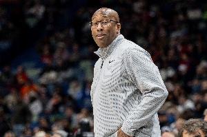 迈克·布朗：我们与裁判较量消耗太多精神 雷霆38次罚球都合理吗_24直播网