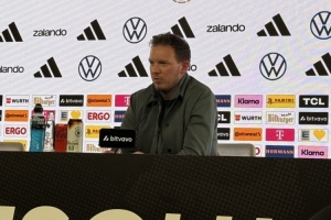 纳格尔斯曼：我之前维护萨内还被网暴，，他都没碰球就嘘他太不公正_24直播网