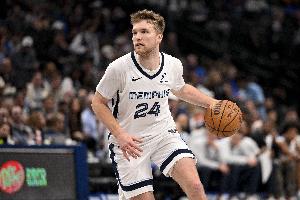 全民皆兵！灰熊全队6人得分上双 伯顿17分&C·斯潘塞9中6得16分_24直播网