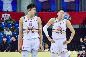 双塔可以！邹雨宸&沈梓捷合计21中11砍下29分15篮板_24直播网