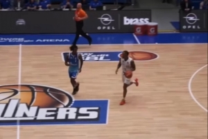 本赛季征战德国联赛曾砍双20！辽宁绯闻外助杰登·勒迪精彩集锦_24直播网