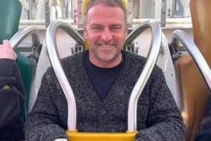 短暂的闲暇时光，，，，，弗里克到巴塞罗那第比达博山玩跳楼机_24直播网