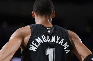 马刺本赛季已经30场角逐领先过20+ 此前29场战绩28胜1负_24直播网