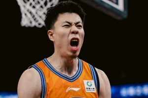 外线开火！张镇麟12投6中&三分7中3得16分2板6助 正负值达+23_24直播网