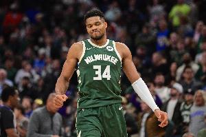 字母：我和雄鹿需要做朋侪心理咨询 双方都坐下来说出自己的想法_24直播网