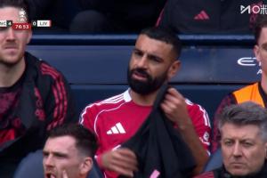 萨拉赫第77分钟被换下。。。。。。∪1失单刀+1失点_24直播网