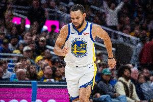 领先第二1000个还不稳？？？？？卡特：库里的3分纪录完全可能被突破_24直播网