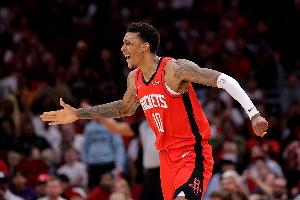 高炮台！小贾巴里·史女士半场三分4中3拿11分3板 正负值+14最高_24直播网