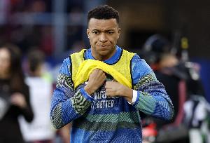 六台主持人：姆巴佩不可不跑，，，，，，阿韦洛亚应该学恩里克放视频给他看_24直播网