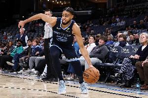 得分生涯新高！吕佩尔半场13中8&三分4中2砍25分6板5助2断！_24直播网