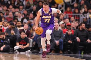 Shams：外洋治疗并非NBA球员常态 这是东契奇自己的医疗团队主导_24直播网