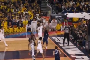 ?去你的篮球梦疯三决赛版！密歇根替补小罗迪·盖尔献无情血帽_24直播网