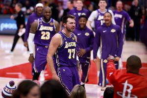 湖人四月已输三场多于整个三月 赛季面临雷霆马刺活塞仅1胜9负_24直播网